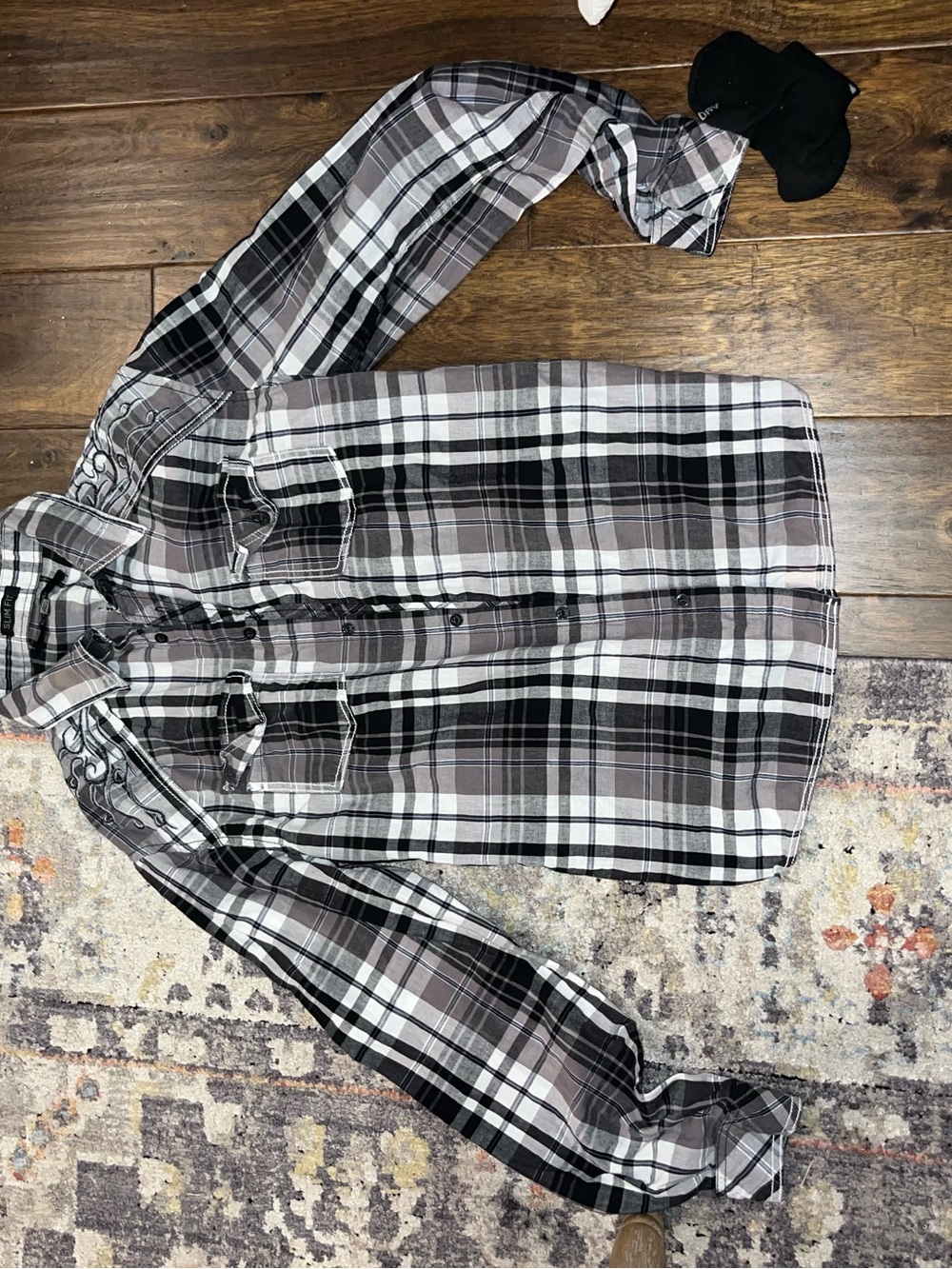 Black Rivet Men's Black, Gray & White Plaid Button-Down Shirt